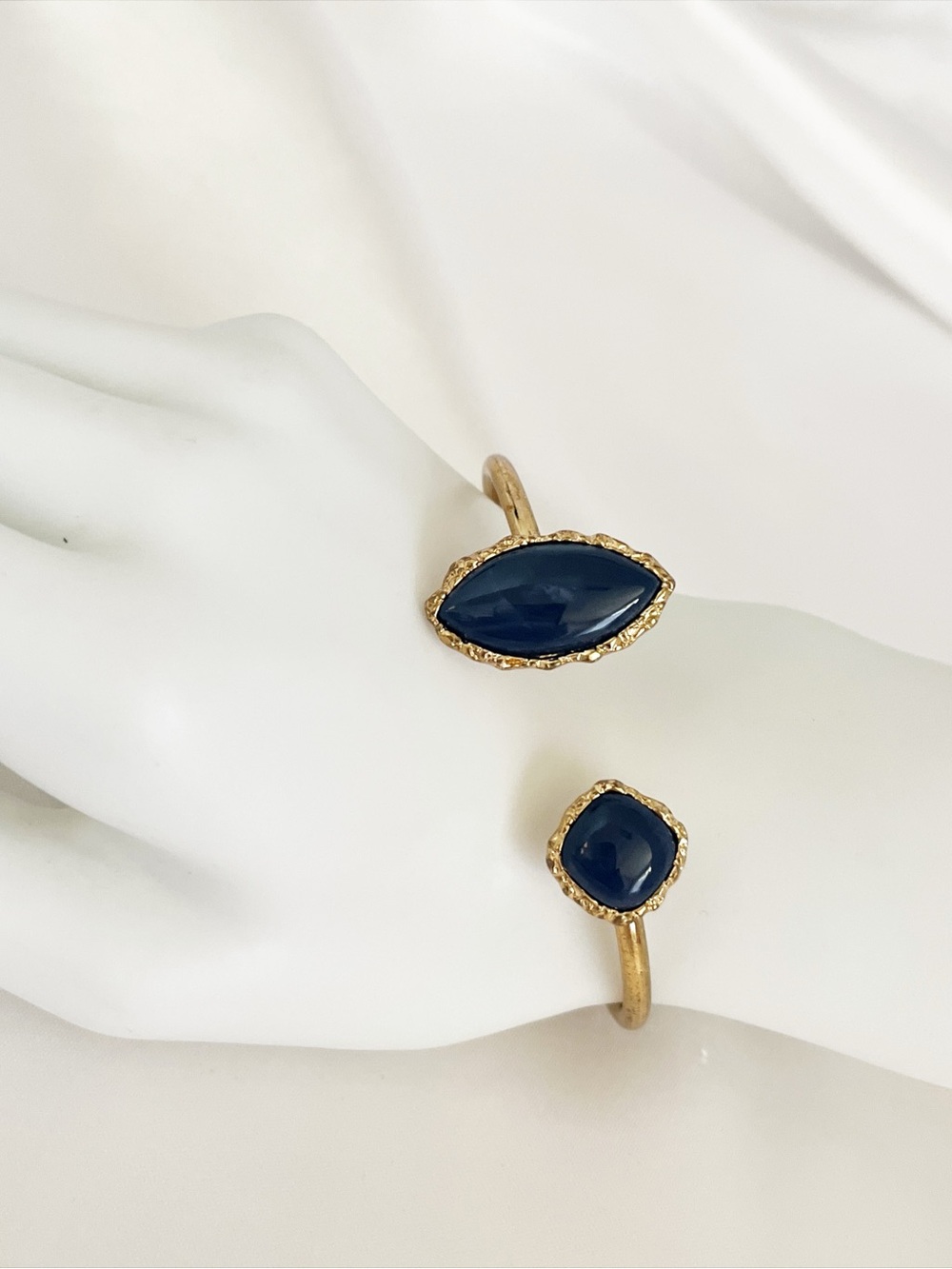 VINTAGE Cuff Bracelet Fashion Costume Jewelry Blue Manalisa Gemstone Gold Tone